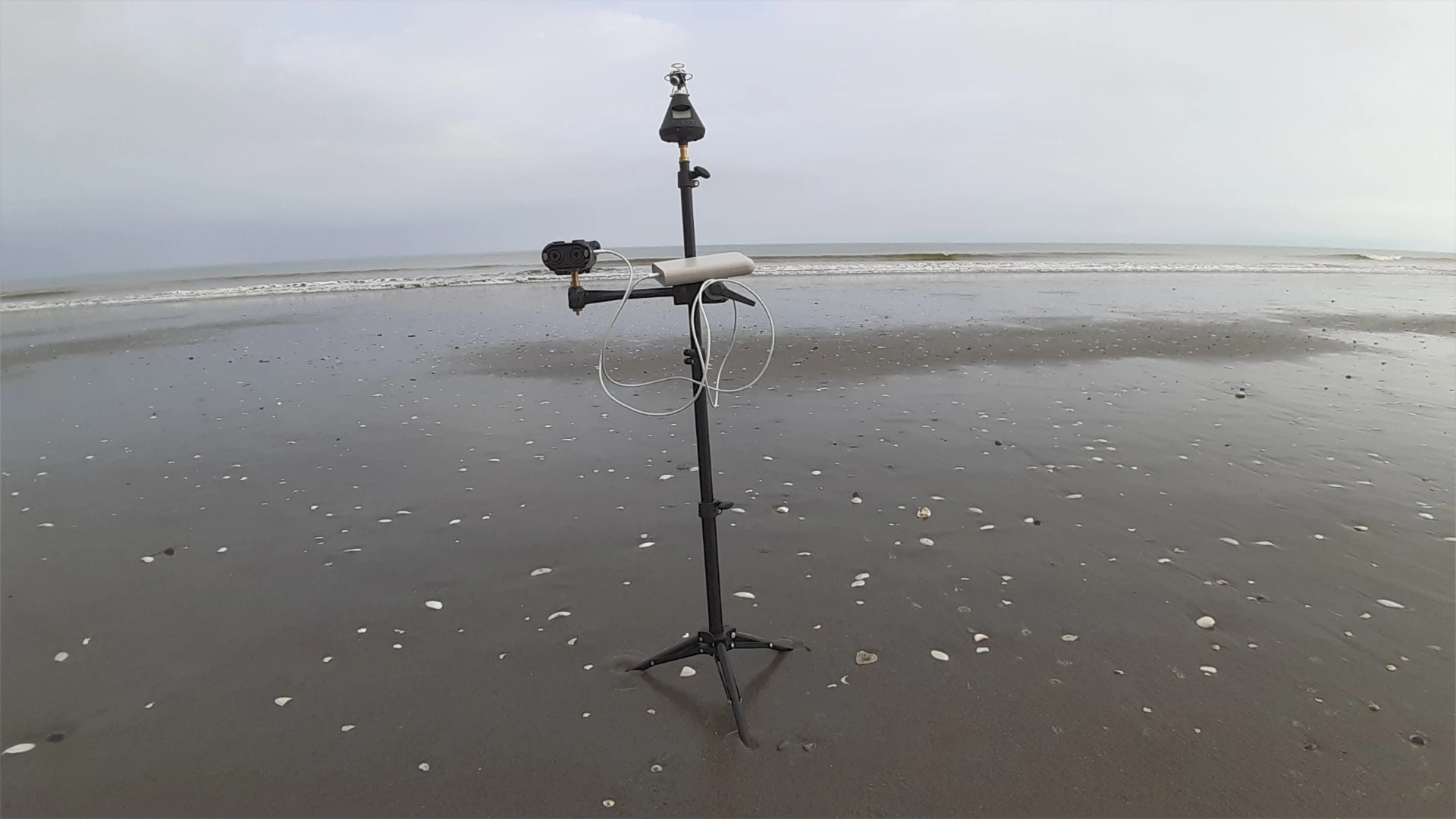 Field Recording am Pazifikstrand in Las Penas, Ecuador